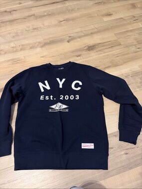 Size large black Mitchell & Ness crewneck